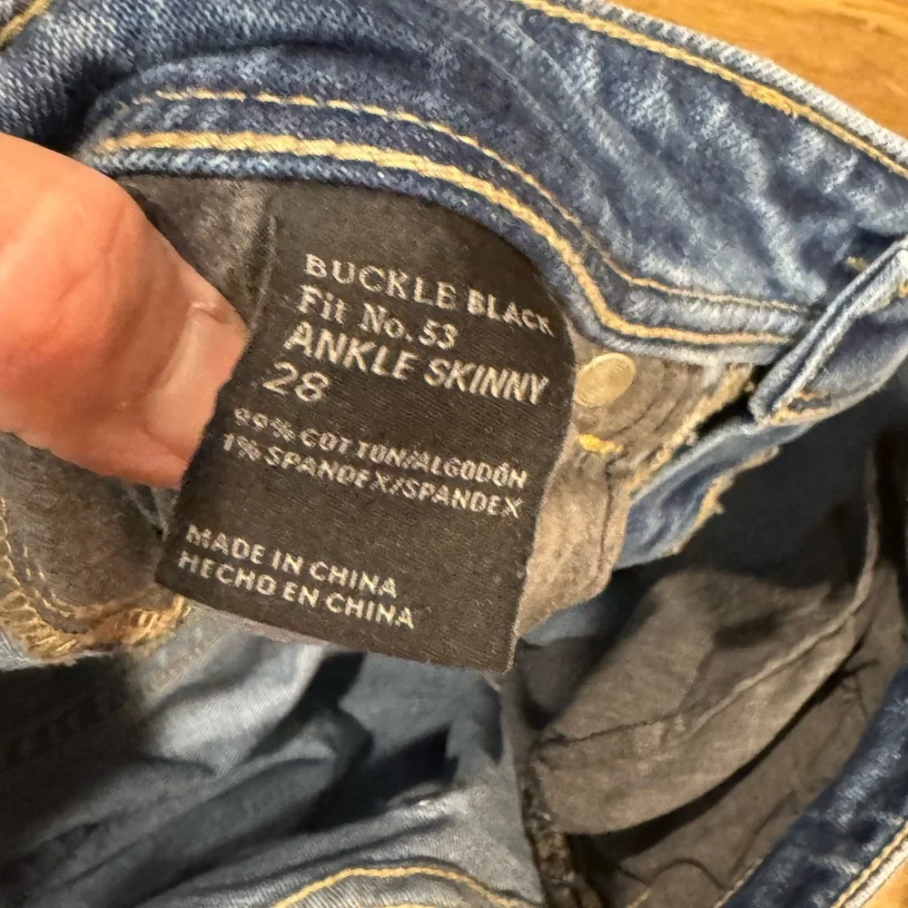 Buckle Black Fit No 53 Ankle Skinny Jeans 28 Denim Distressed Stretch - Picture 2 of 4